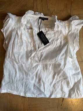 Robertson & Rodeo White Ruffle Sleeve Linen Top